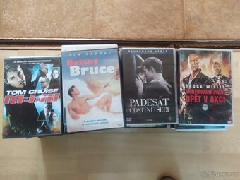 Velké množství DVD s filmy různých žánrů - 2