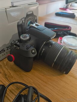 Canon 2000d 2023 v zánovním stavu - 2