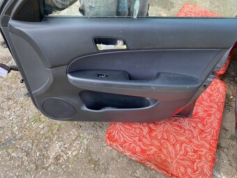 Přední dveře Hyundai i30 2010 - 2
