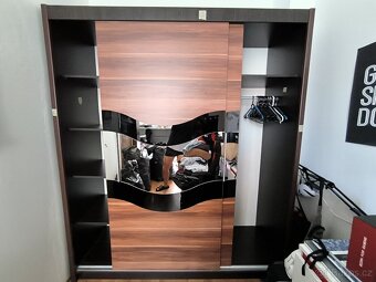 Prodám šatní skříň - 2