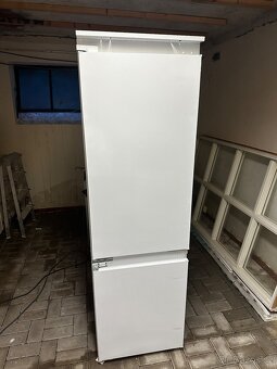Vestavná lednice Whirlpool A++ - 2