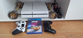 Prodám Playstation 4 White - 2