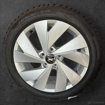 Nejeté originální alu VW 5x112 + zimní 205/50 R17 - 2