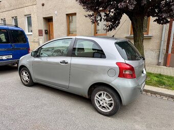 Toyota Yaris 1.0 VVTi, klima, dálnička, zimní pneu ZDARMA - 2
