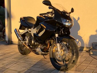 Honda vtr 1000 f super stav - 2