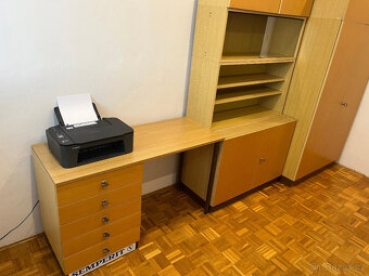 Staré skříně + stůl - 2