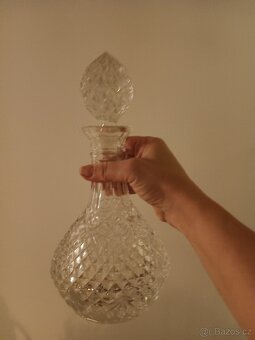 Retro broušená skleněná karafa - 2