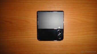 Samsung Galaxy Flip 4 - 2