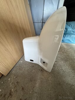 Závěsný bidet - nový - 2