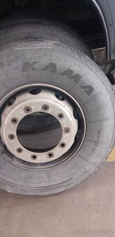 komplet kola 22,5 s pneu KAMA - 2