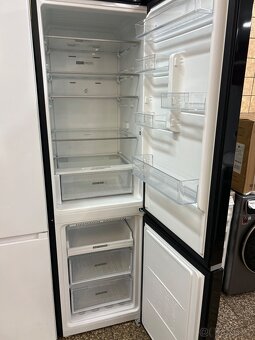 Lednice Whirlpool 200cm - 2