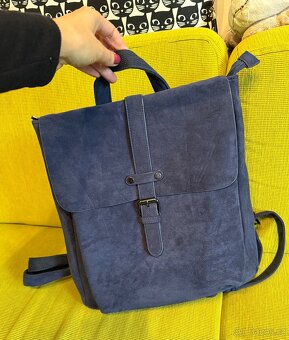 Tmavě modrý dám. batoh, sleva 500 Kč - 2