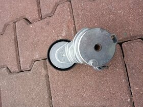 Napínací kladka Volvo, cummins - 2