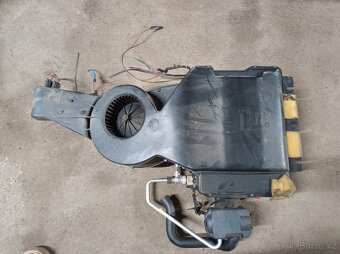 VW T4 - přídavné topení do zadu - 2