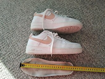 Dívčí boty zn. NIKE - 2