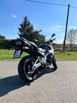 Suzuki GSR 600 2006 - 2