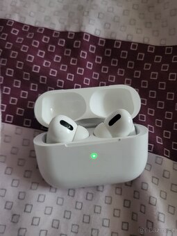 Prodam úplně nove sluchátka iphone - 2