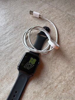 Apple Watch Series 5 GPS 44mm - 2