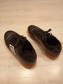 Sálové boty / sálovky Umbro vel. 38,5 - 2