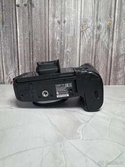 Canon EOS R Fotoaparát - 2