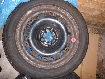 Disky 5x100 6Jx15 ET43 zimní pneu 185/55 R15 M+S - 2