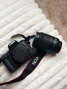 Canon 77D Eos + objektiv EF-S 18-135mm IS STM + brašna - 2