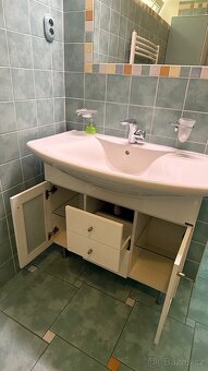 Umyvadlo se skříňkou - 2