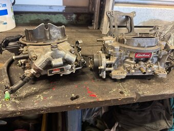 Karburátory Edelbrock a Holley pro motory V8 - 2