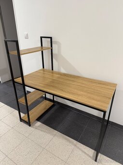 Pracovní stůl s policemi - 2