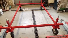 Přestavitelný vozík na karoserii - 2