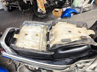 Suzuki gsxr 750 1100 sedla - 2