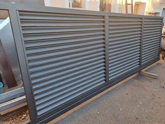 Samonosná posuvná lamelova brána - 2