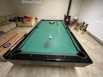 Kulečníkový stůl + tága a koule. - 2