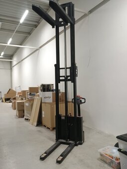 Vysokozdvižný vozík elektrický EST122 3016mm - 2