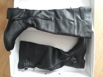 Vysoké dámské černé kozačky - nové č.40 - 2