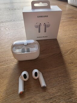 Sluchátka Samsung Galaxy Buds3 - 2