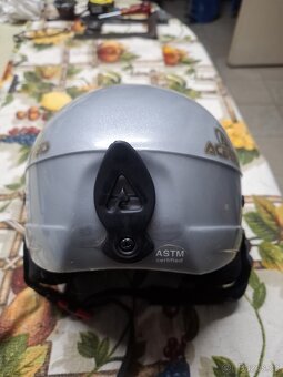 Dámská lyžařská helma - 2