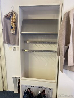 Nabytek do butiku - 2