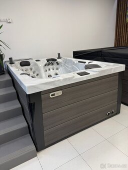 Vířivka Toronto - 2