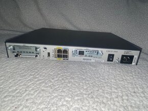 Cisco 1841 modulal router - 2