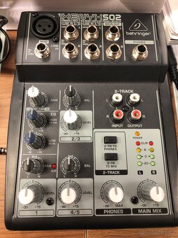 Mixážní pult Behringer Xenyx 502 - 2