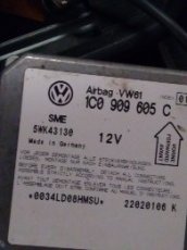 Passat B 5,5 - airbagova jednotka - 2