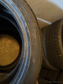235/40R18 - 2