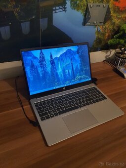 Měsíc starý notebook HP Ryzen 5 - 2
