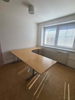 Kancelářský stůl rohový - 2