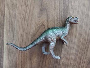 Dinosaurus - 2