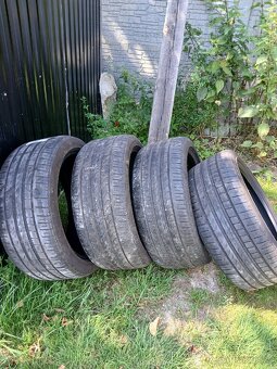 Pneu Pirelli 245/40/R18 - 2