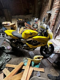 Honda VTR 1000 F - 2