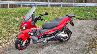 Gilera Nexus 500 maxi skútr - 2