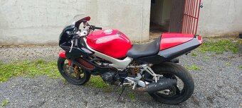 Honda VTR 1000 - 2